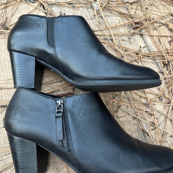 Leather Vionic booties - Picture 3 of 10